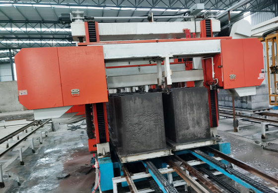 内蒙古客户多功能轻质砌块设备生产线投产