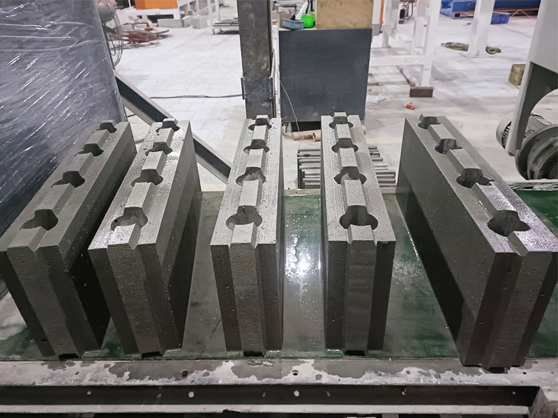 恒德研发空心砌块设备（空心小墙板）工艺