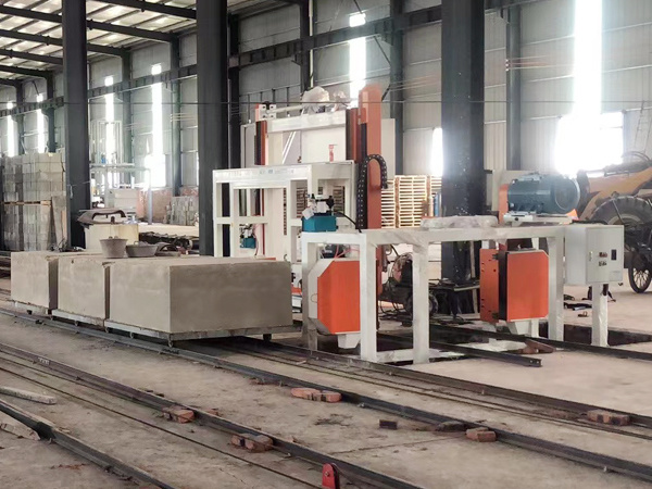 四川客户砌块设备方模箱切割机改造